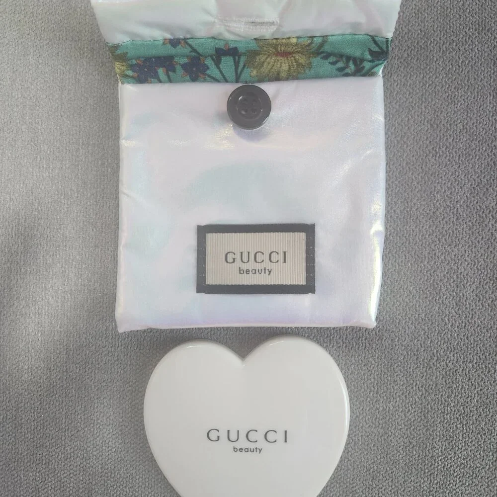Gucci Beauty Mirror and Pouch - Picture 7 of 7
